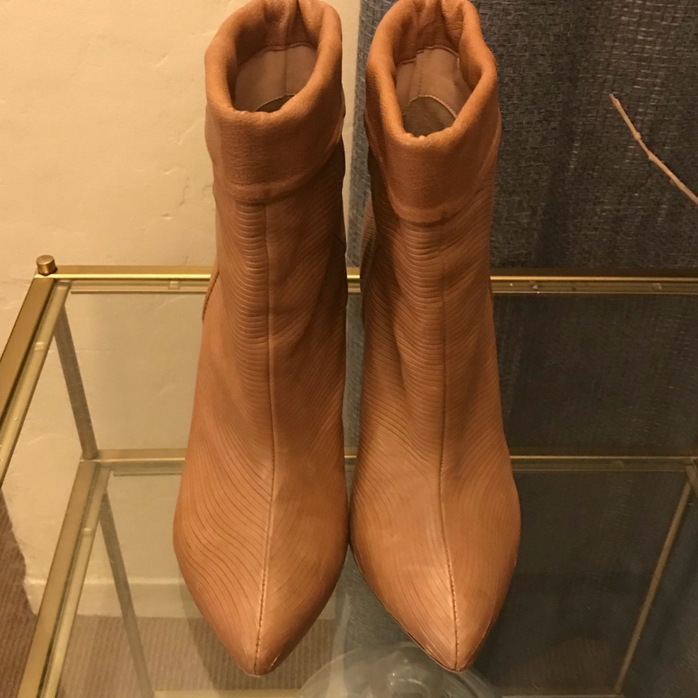 Loeffler Randall Emory/wave/ankle booty/11